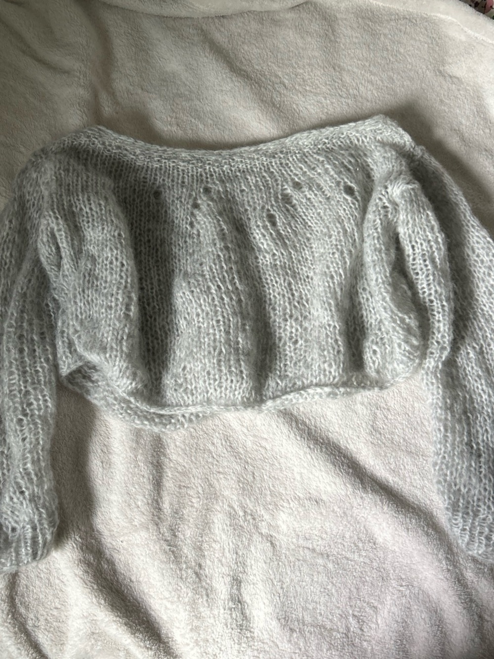 Cozy Light Gray Fuzzy Cropped Crewneck Sweater - Women